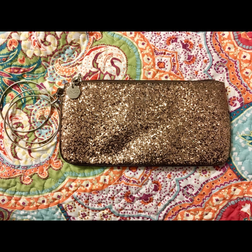 NEW York & Co sparkly glitter wristlet